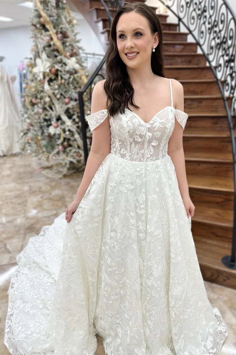 Robe de mariée trapèze en dentelle florale avec traîne